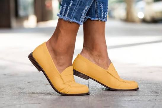Mocassim Amarelo Couro